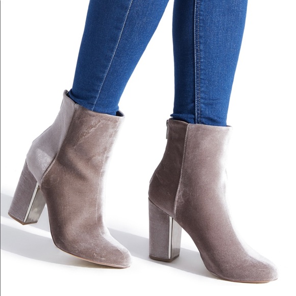 Size 10 woman’s booties - Picture 4 of 6